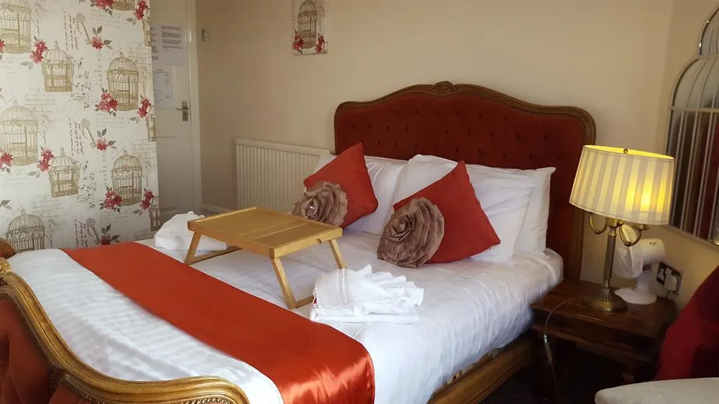 Guest house Crystals On The Prom Hotel Blackpool