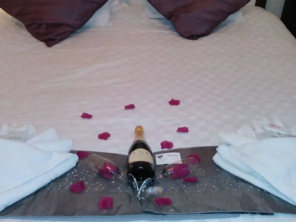 *** Guest house Crystals On The Prom Hotel Blackpool United Kingdom