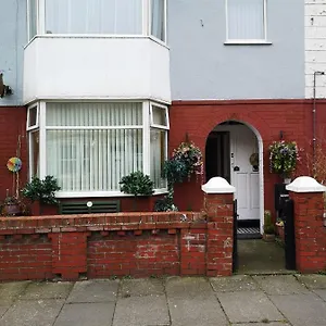 Apartment A Away From Now With Netflix And Ps4, Blackpool