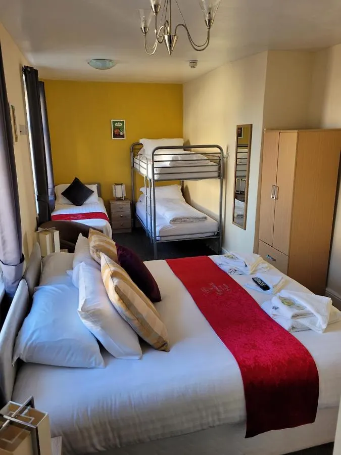 *** Guest house Crystals On The Prom Hotel Blackpool United Kingdom