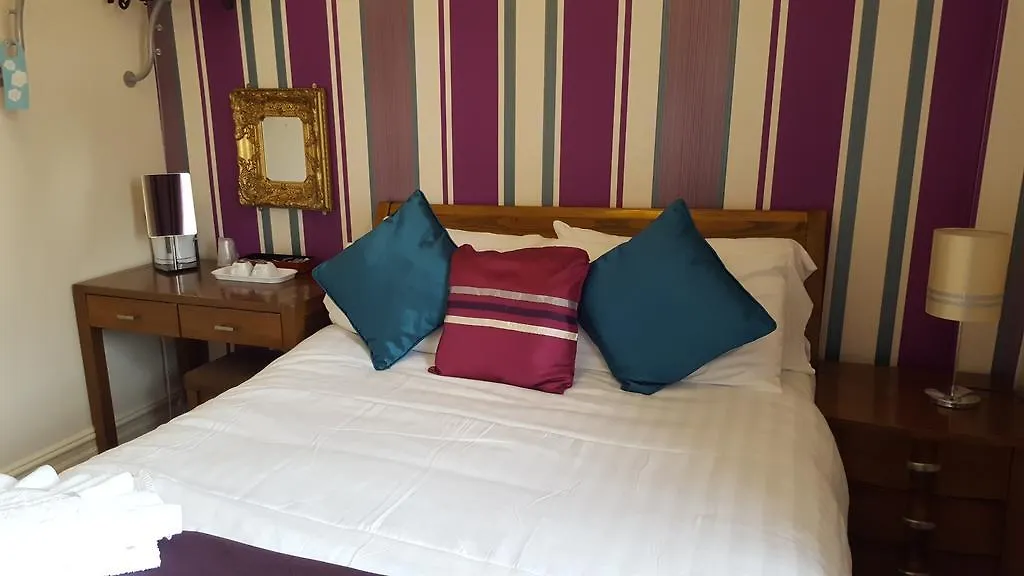 Guest house Crystals On The Prom Hotel Blackpool