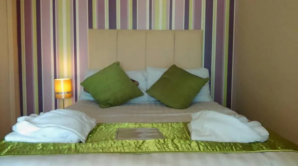 *** Guest house Crystals On The Prom Hotel Blackpool United Kingdom