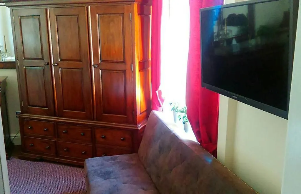 *** Guest house Crystals On The Prom Hotel Blackpool United Kingdom